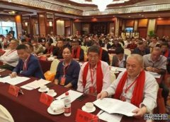 <b>《贺州叶氏通谱》主编叶文新先沐鸣平台官网生</b>